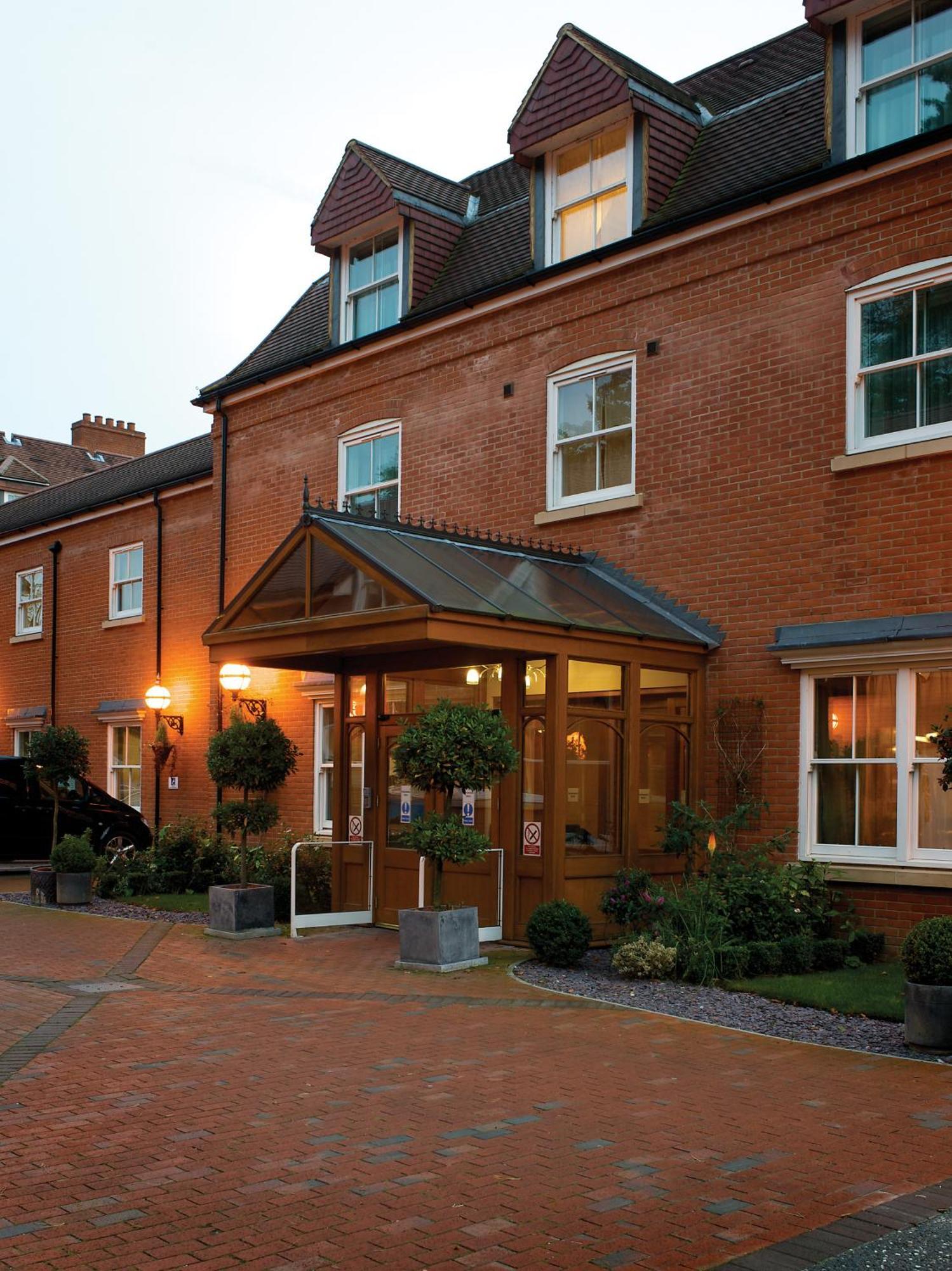 The Pinewood Hotel Slough Exterior foto